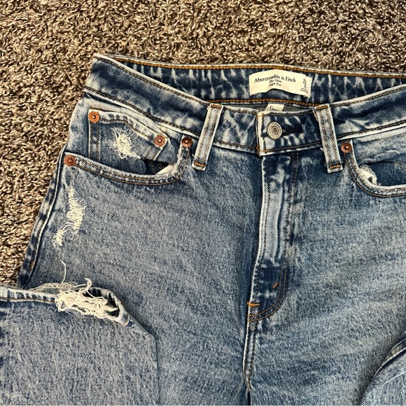 High Rise Mom Jeans by Abercrombie - Picture 2 of 8
